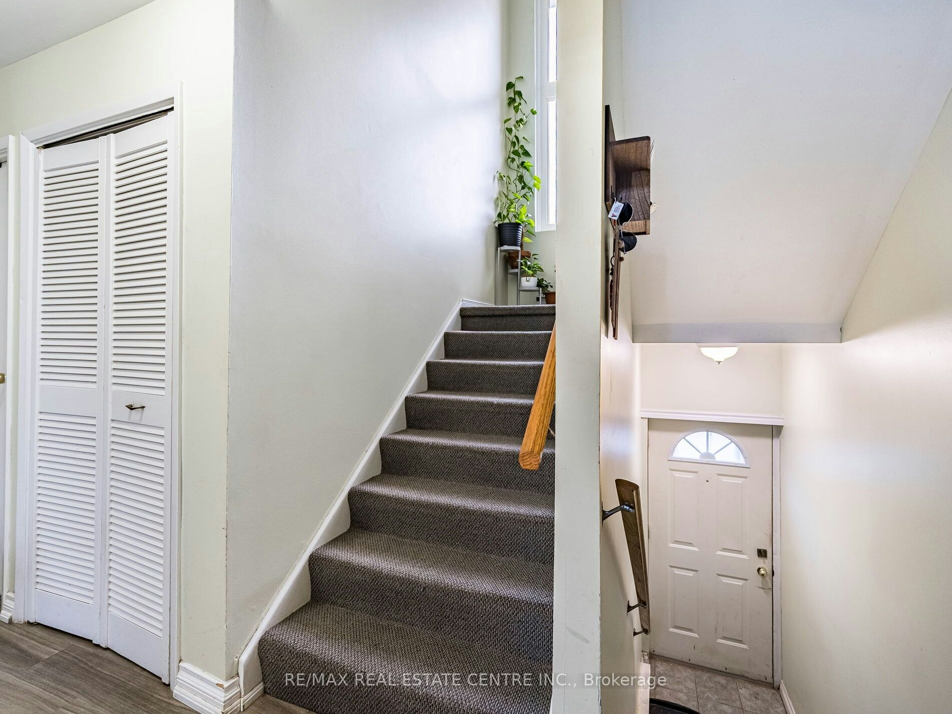 121-49 Rhonda Road, Guelph, ON, N1H 7A4 - 5