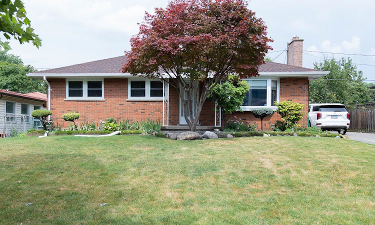 186 King Edward Avenue
