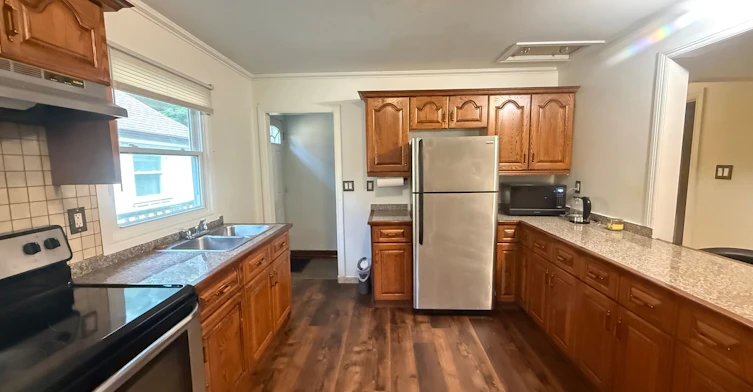 Lower level-235 Bernard Avenue, London, ON, M2K 1Z4 - 11