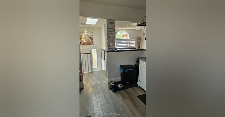 upper-64 Chapel Hill Crescent, Welland, ON, L3C 6G9 - 3
