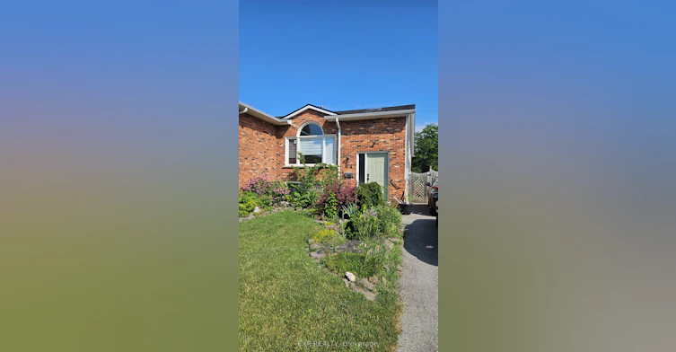 upper-64 Chapel Hill Crescent, Welland, ON, L3C 6G9