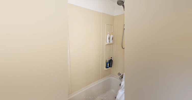 Lower-64 Chapel Hill Crescent, Welland, ON, L3C 6G9 - 17