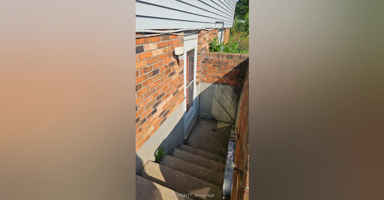 Lower-64 Chapel Hill Crescent, Welland, ON, L3C 6G9 - 3