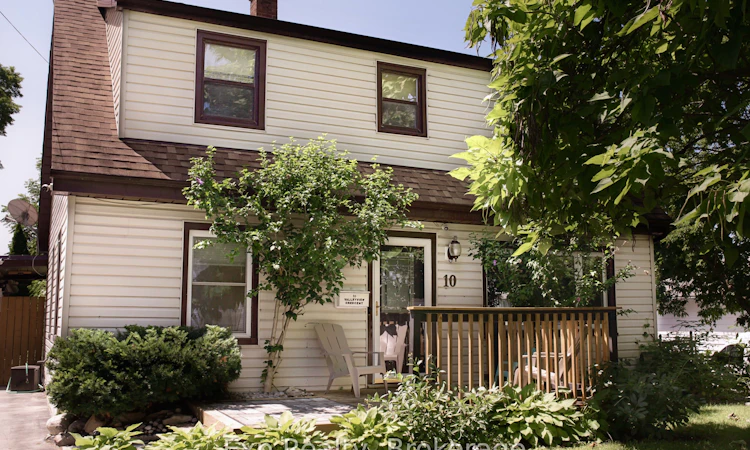10 Valleyview Crescent