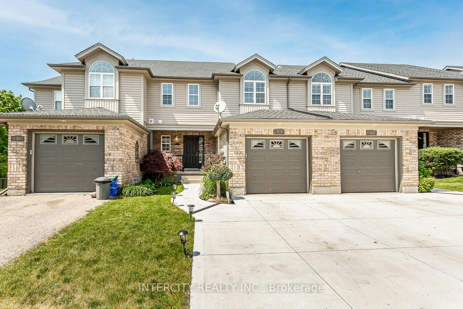 258 Mcmeeken Drive, Cambridge, ON, N3C 4N8
