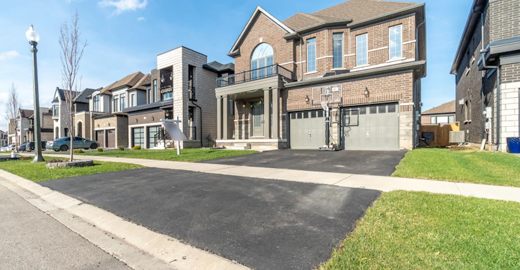 142 Prince Charles Crescent, Woodstock, ON, N4T 0N1 - 2