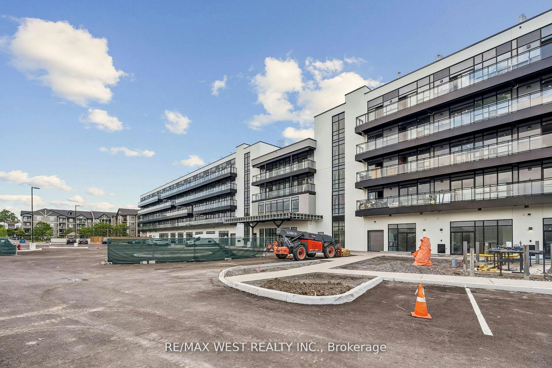 114-350 Prince Charles Drive S, Welland, ON, L3C 0L6 - 3