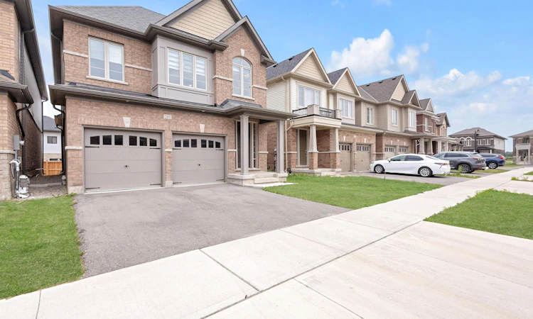 285 Broadacre Drive