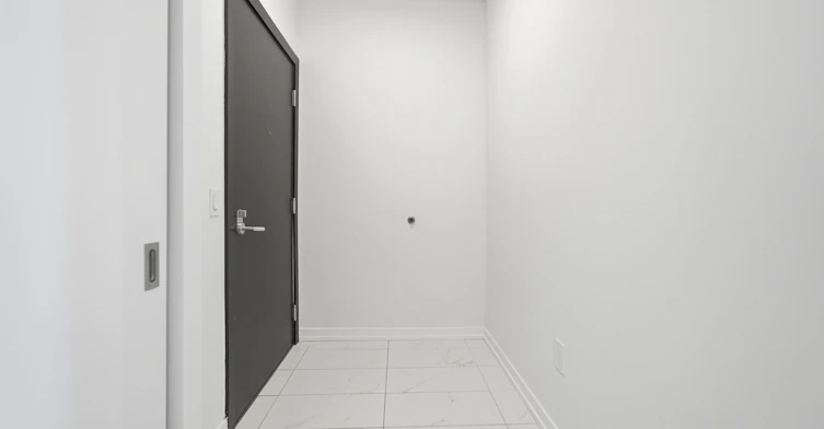 1406-5 Wellington Street S, Kitchener, ON, N2G 0E3 - 2