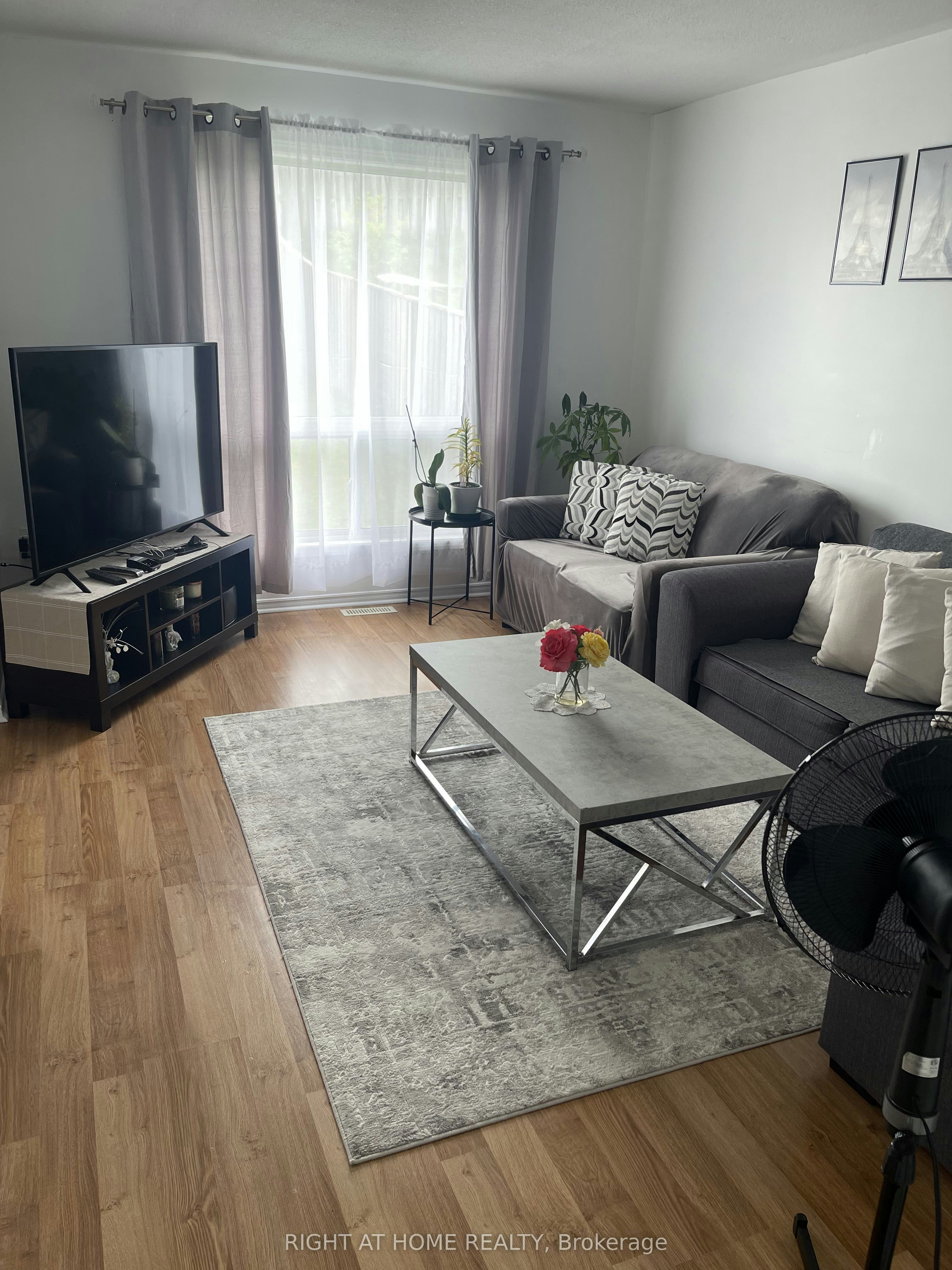 Room 2-33 Phair Crescent, London, ON, N5Z 5B5 - 7