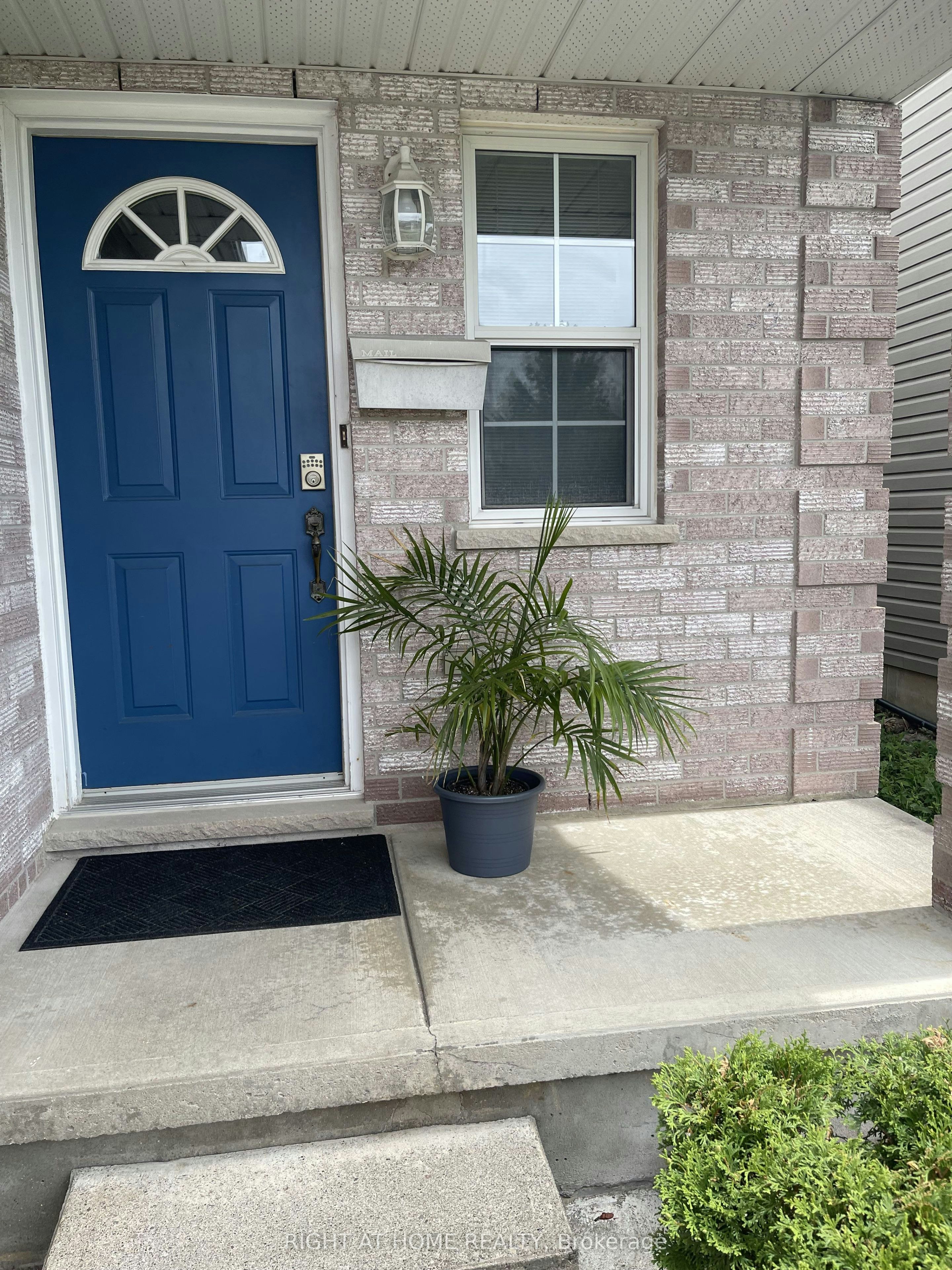Room 2-33 Phair Crescent, London, ON, N5Z 5B5 - 3