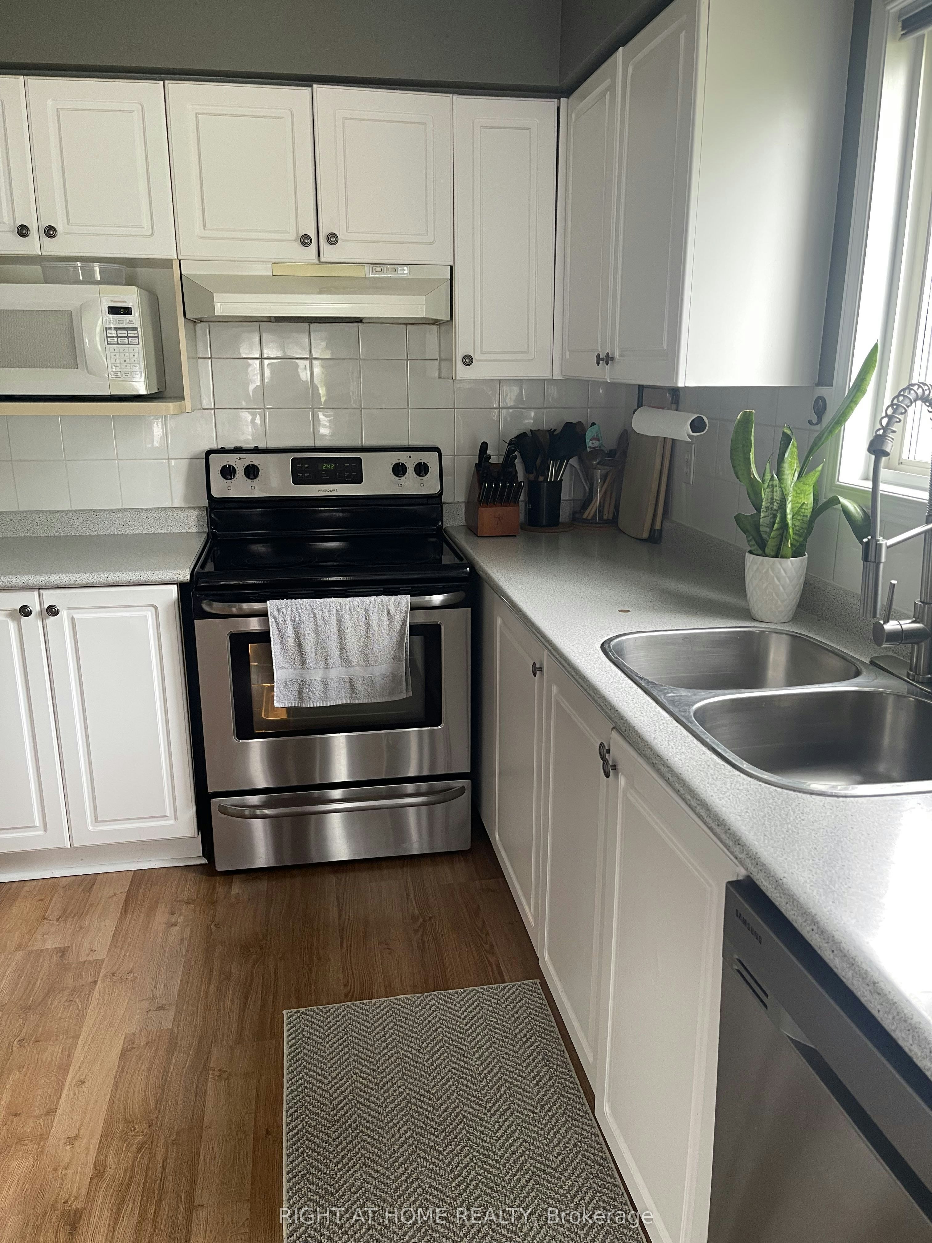 Room 2-33 Phair Crescent, London, ON, N5Z 5B5 - 8