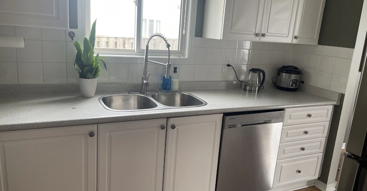 Room 2-33 Phair Crescent, London, ON, N5Z 5B5 - 6