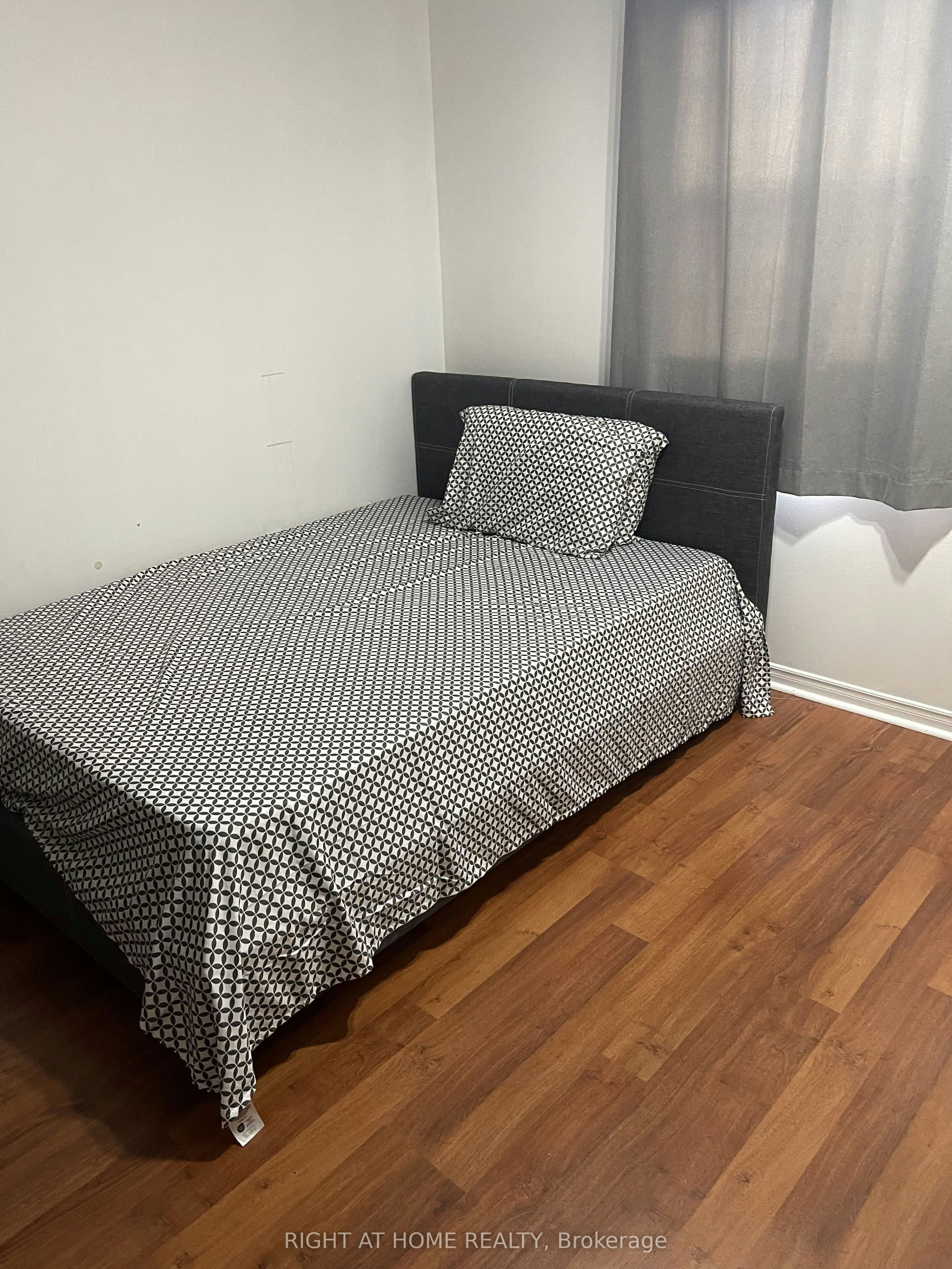 Room 2-33 Phair Crescent, London, ON, N5Z 5B5 - 9
