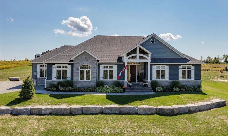 3 Nipigon Street