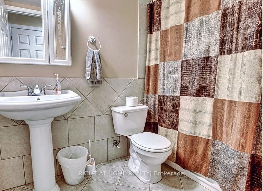 47 Jackson Court W, Welland, ON, L3C 7G2 - 7