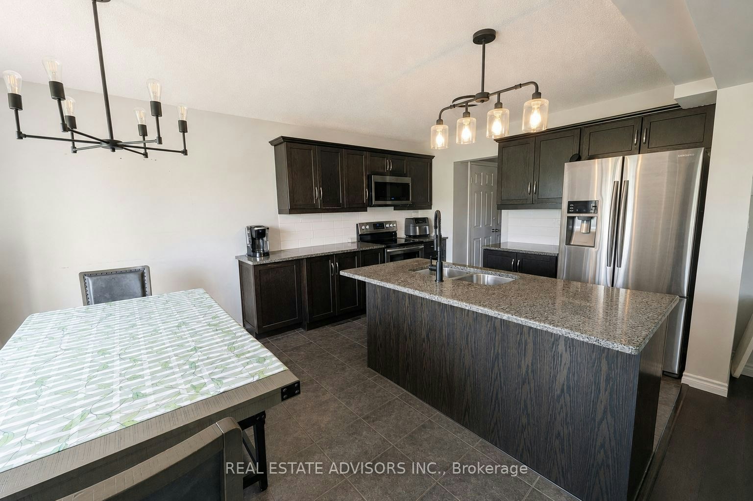 1364 Caen Avenue, Woodstock, ON, N4T 0J3 - 6