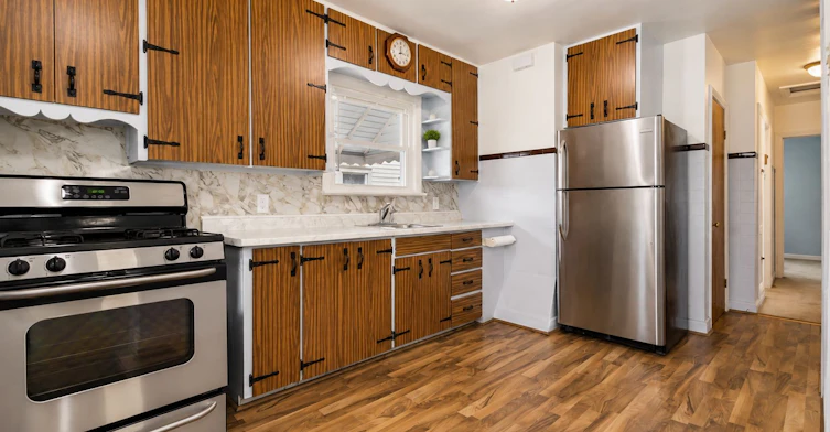 215 Highbury Avenue N, London, ON, N5Z 2W6 - 3