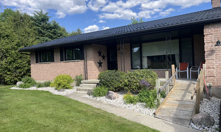 120 Huron Avenue