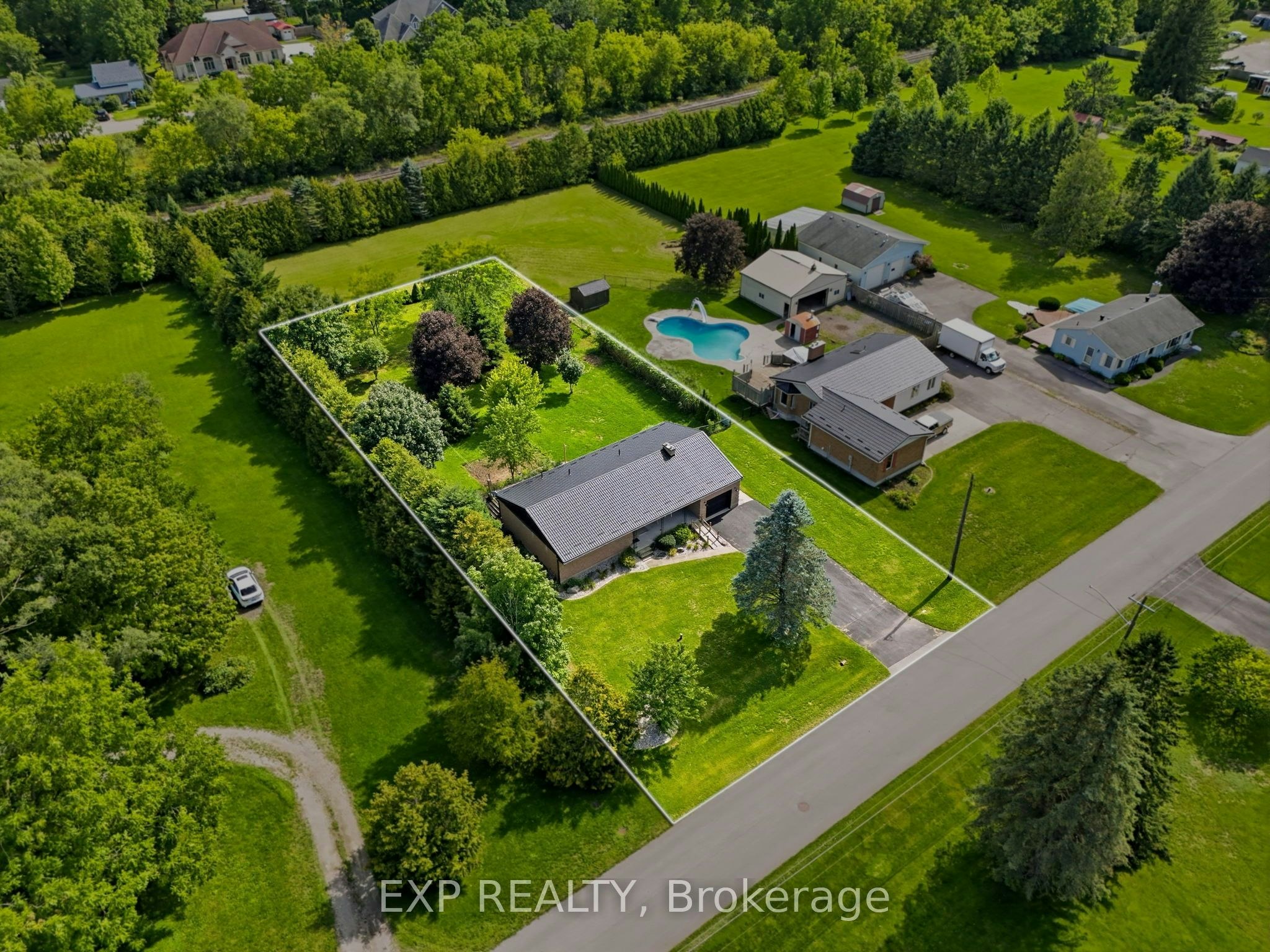 120 Huron Avenue, Komoka, ON, N0L 1R0