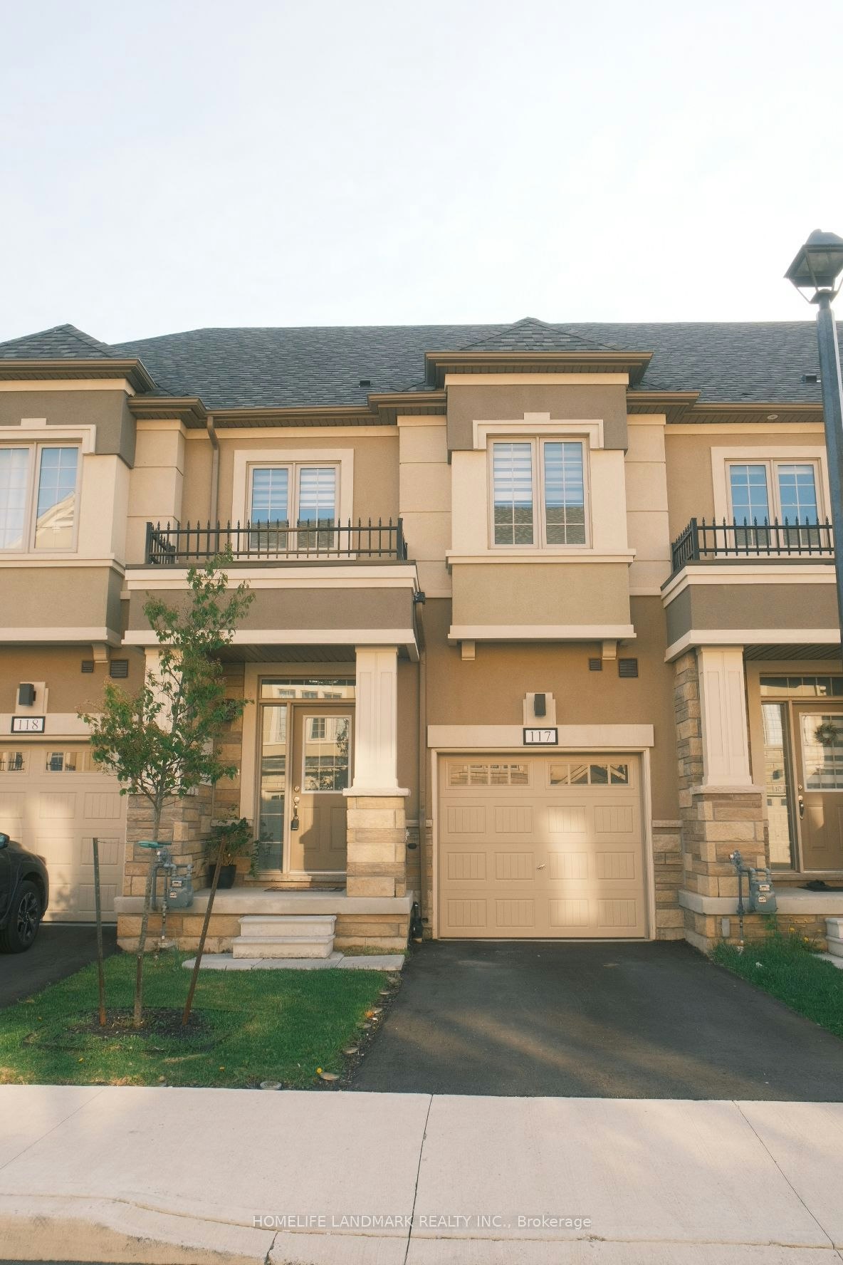 117-305 Garner Road W, Hamilton, ON, L9G 3K9