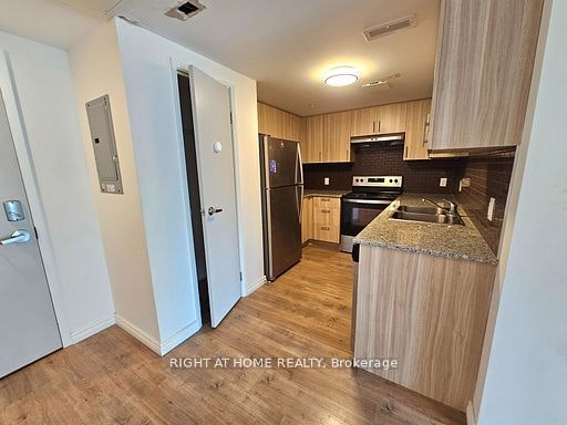 107-275B Larch Street, Waterloo, ON, N2L 3R2 - 7