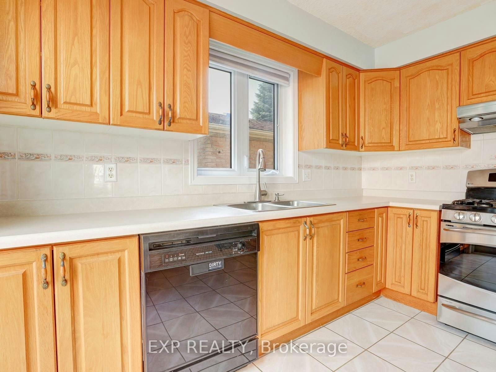163 Daimler Drive, Kitchener, ON, N2A 4C7 - 15