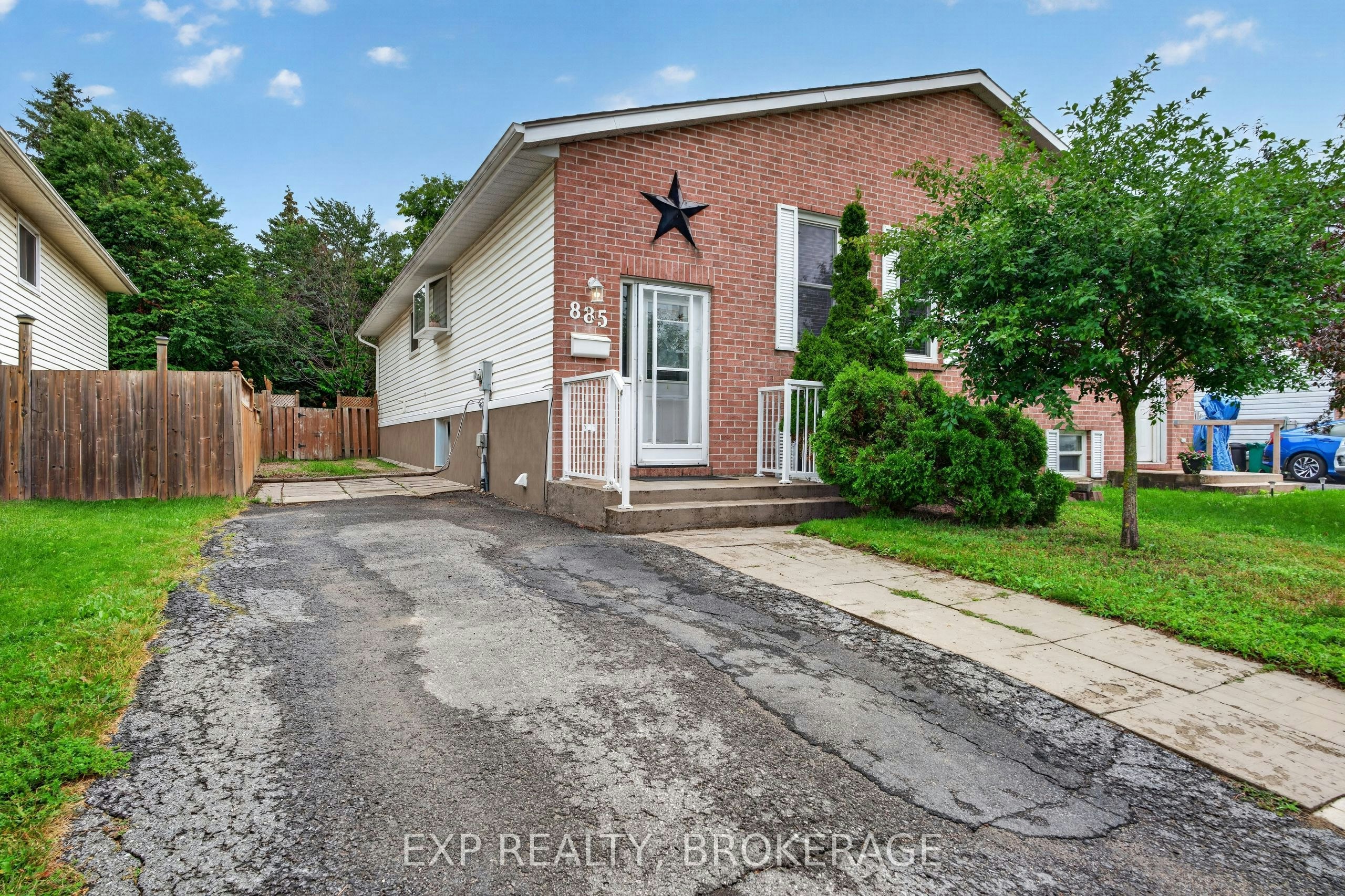 885 Larchwood Crescent, Kingston, ON, K7P 2P7