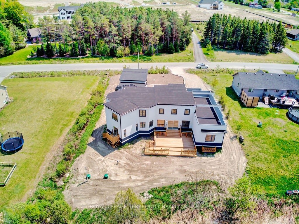 9 Rustlewood Avenue, Kawartha Lakes, ON, L0A 1A0 - 2