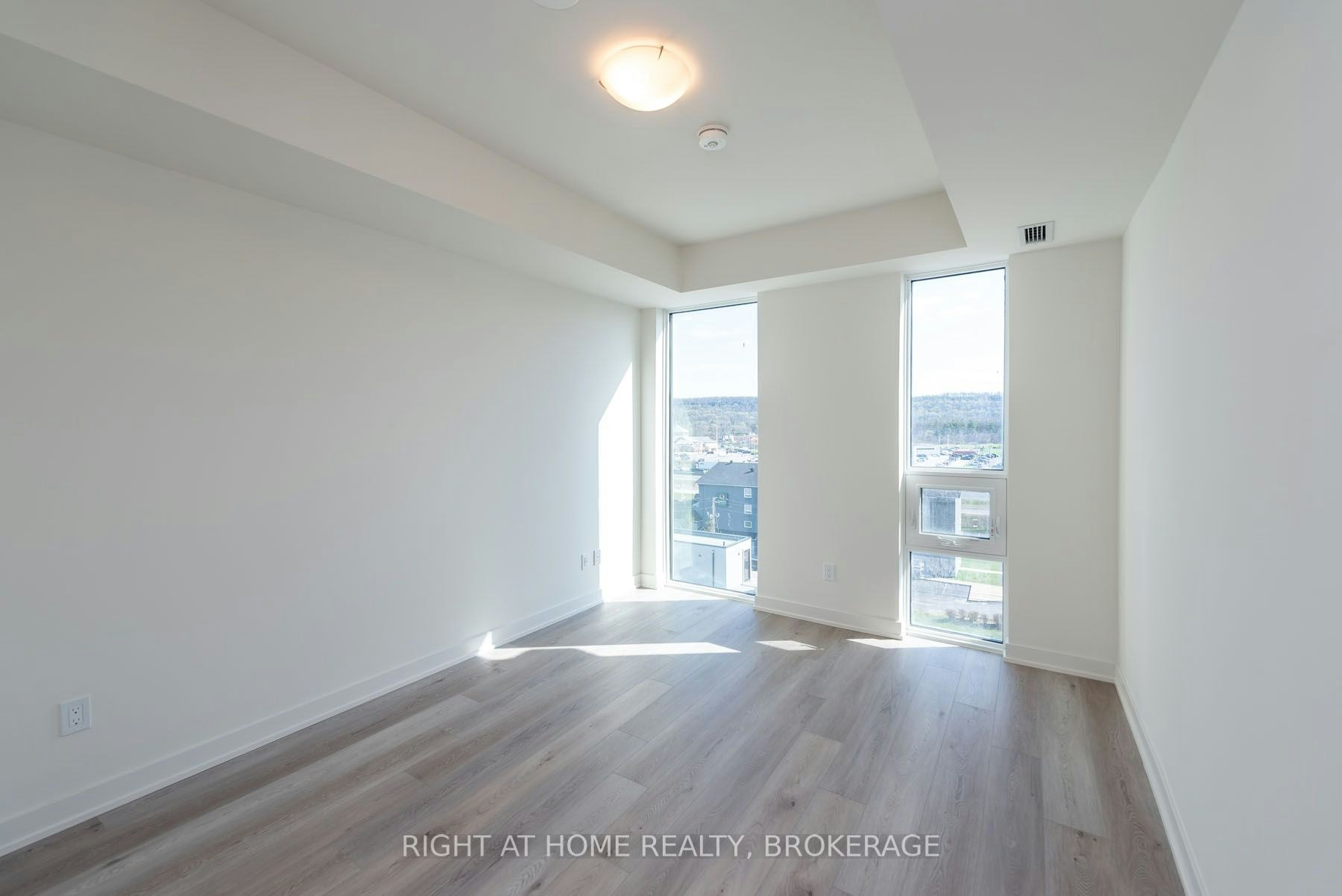 712-385 Winston Road, Grimsby, ON, L3M 0J2 - 18