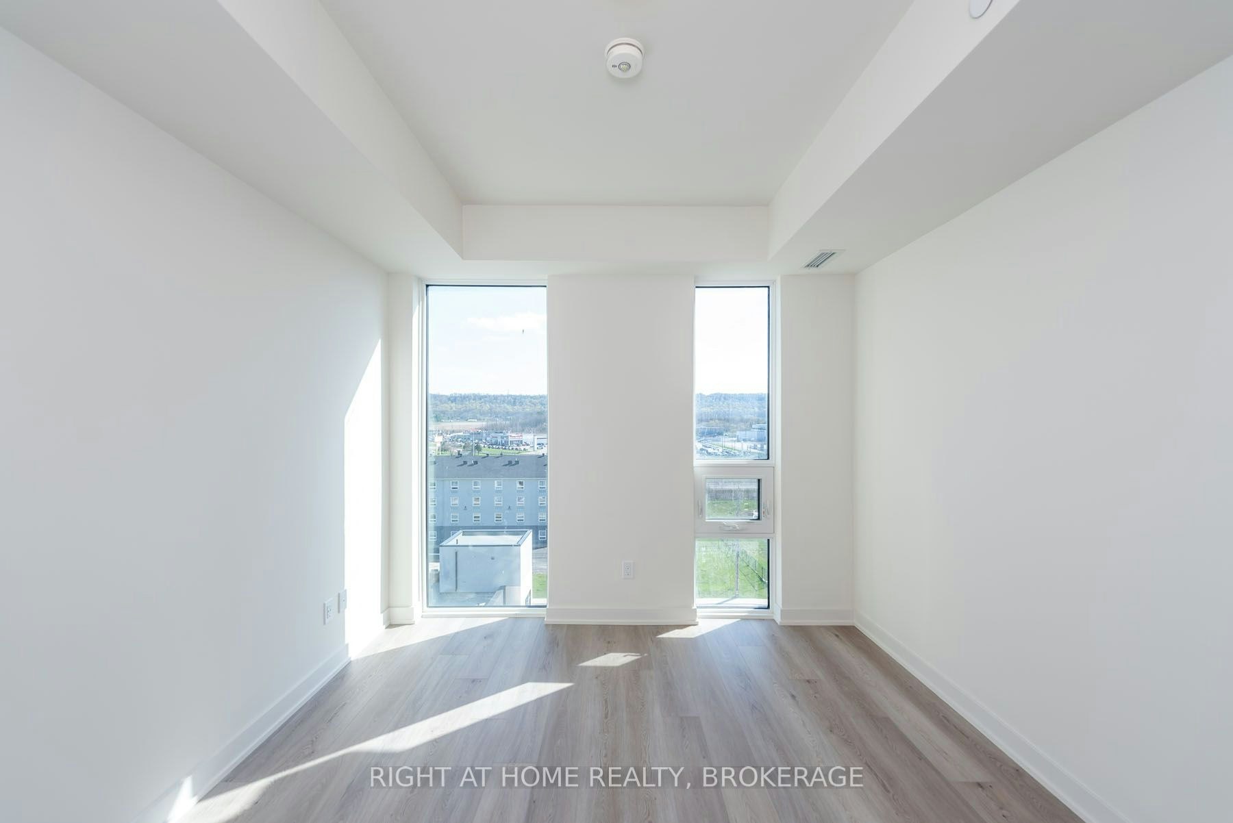 712-385 Winston Road, Grimsby, ON, L3M 0J2 - 19