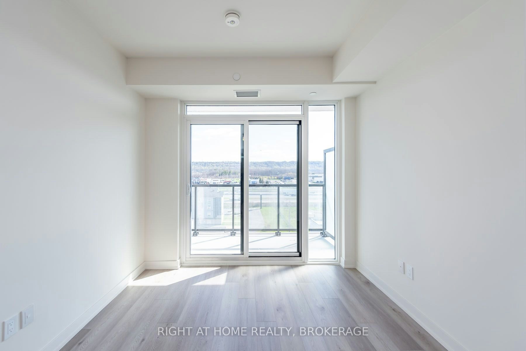 712-385 Winston Road, Grimsby, ON, L3M 0J2 - 10