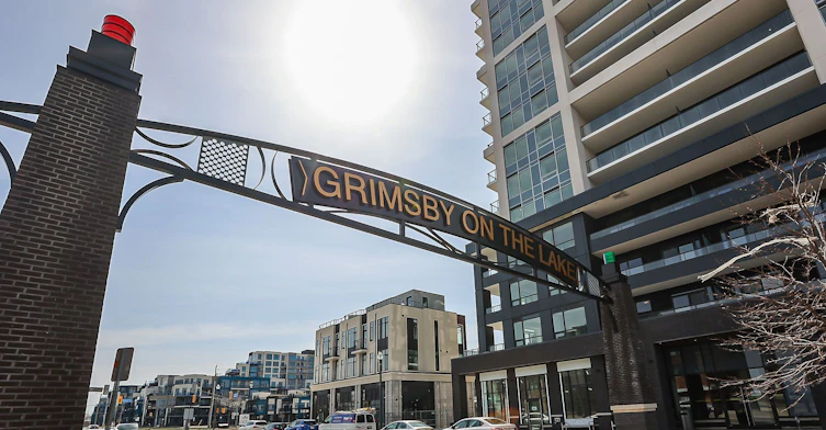 712-385 Winston Road, Grimsby, ON, L3M 0J2 - 2