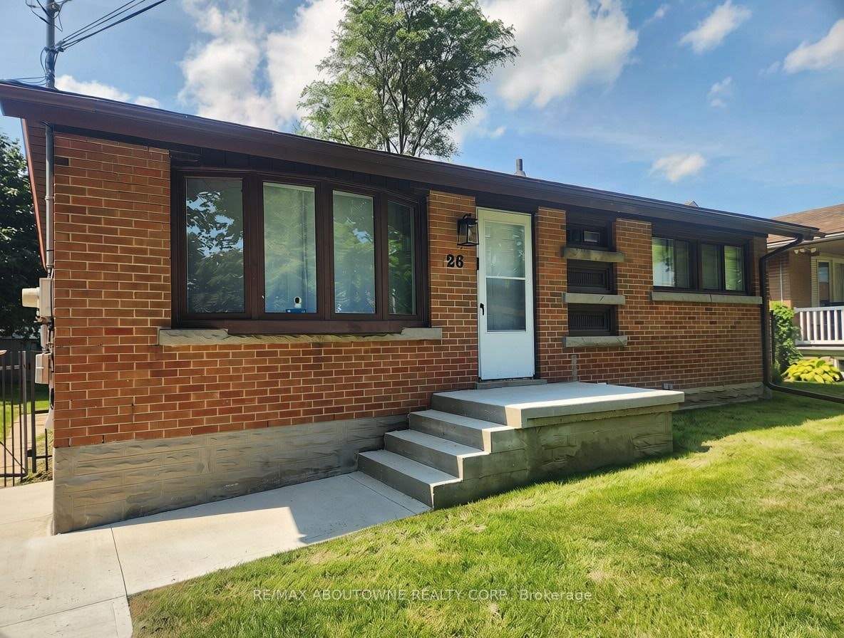 Lower-26 Grandfield Street, Hamilton, ON, L8T 2H2