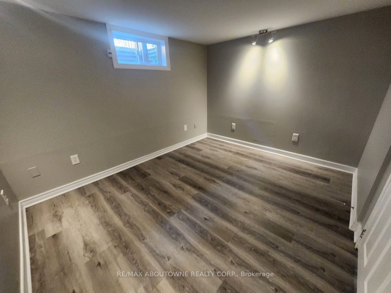 Lower-26 Grandfield Street, Hamilton, ON, L8T 2H2 - 13