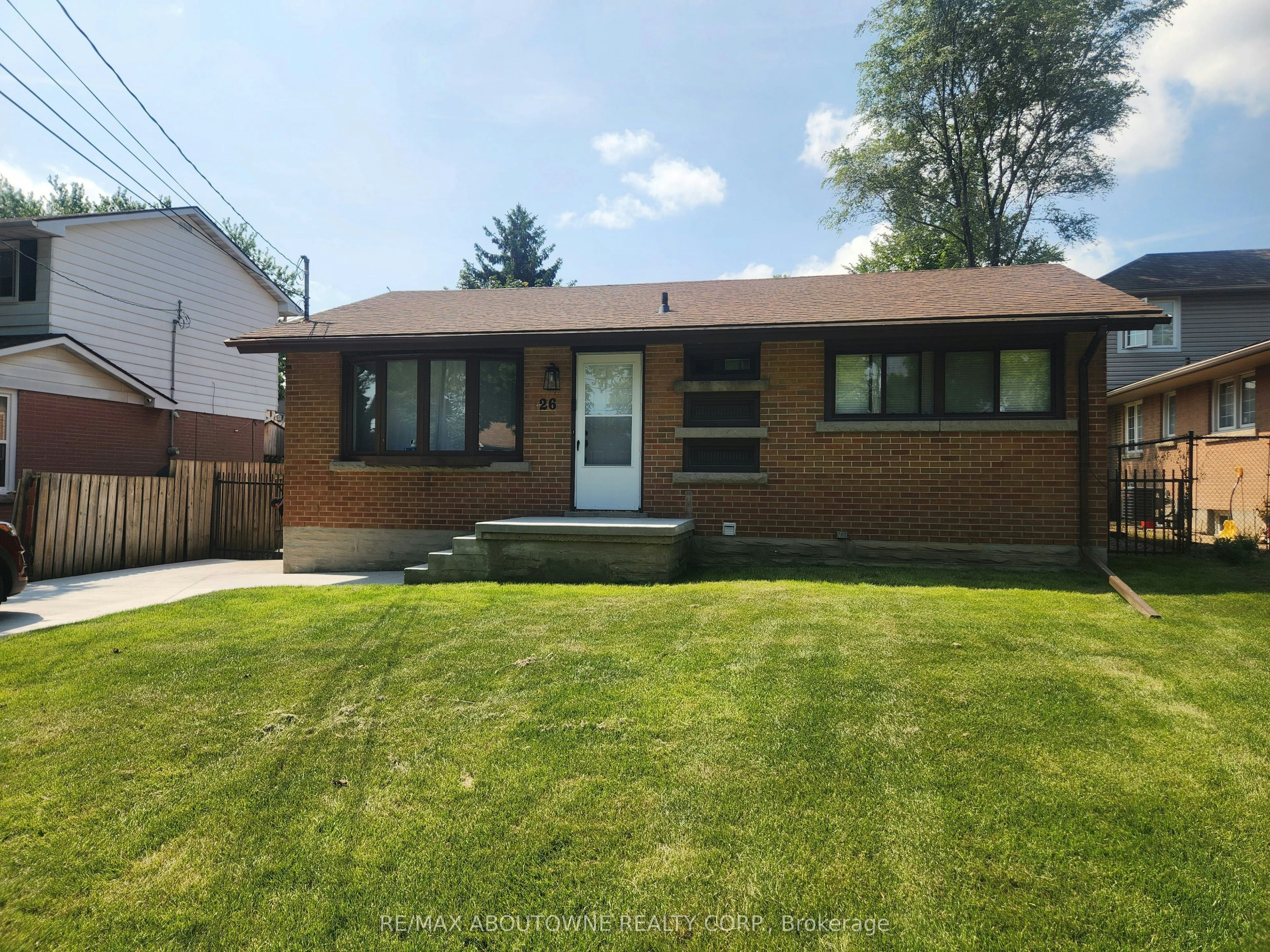 Lower-26 Grandfield Street, Hamilton, ON, L8T 2H2 - 2