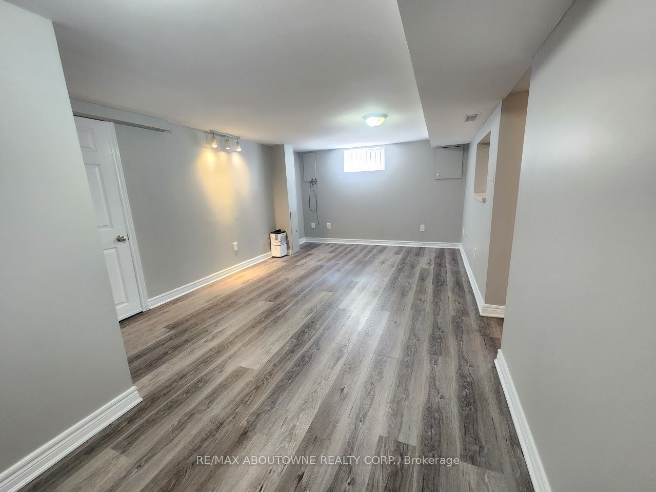 Lower-26 Grandfield Street, Hamilton, ON, L8T 2H2 - 10