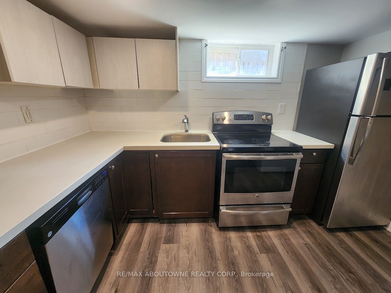 Lower-26 Grandfield Street, Hamilton, ON, L8T 2H2 - 4