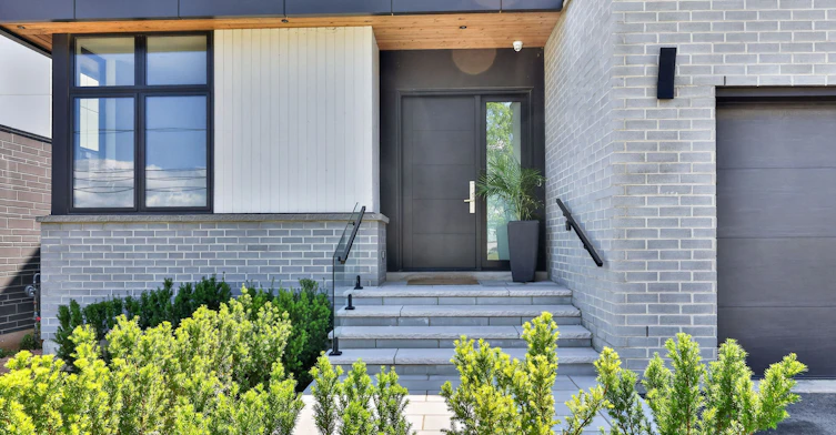 70 Upper Mount Albion Road, Hamilton, ON, L8J 2S1 - 2