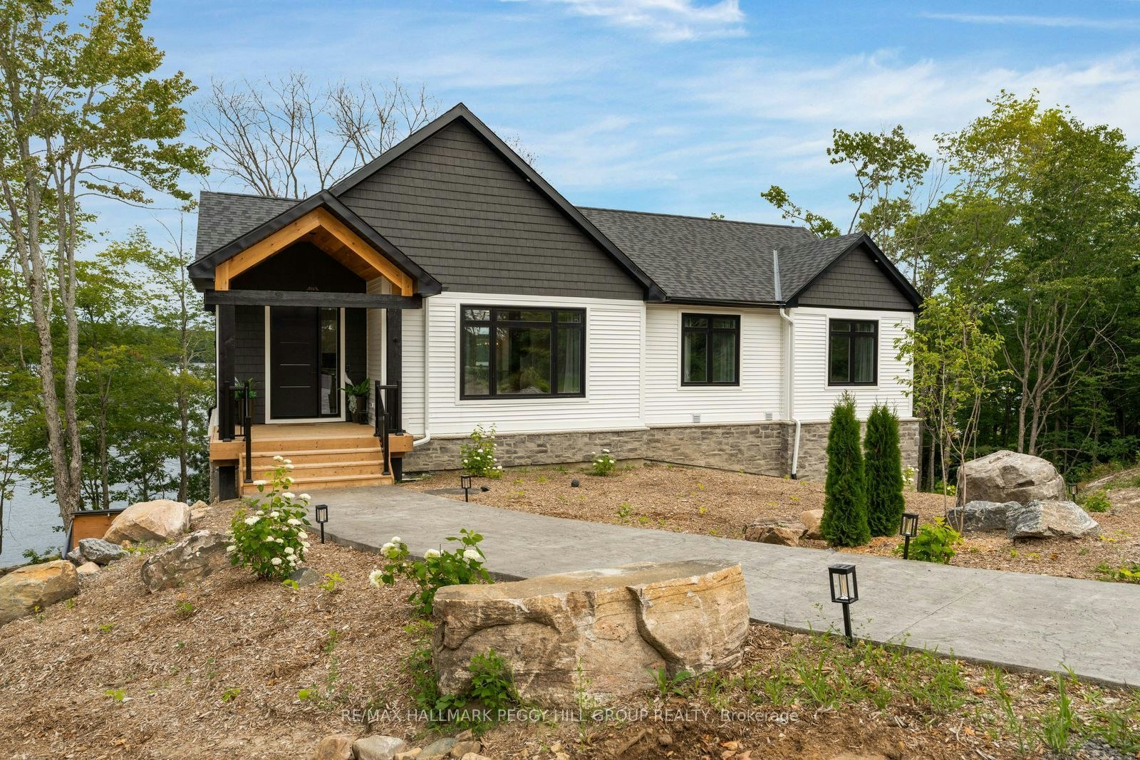 20 Hawkins Point Road, Georgian Bay, ON, P0C 1H0