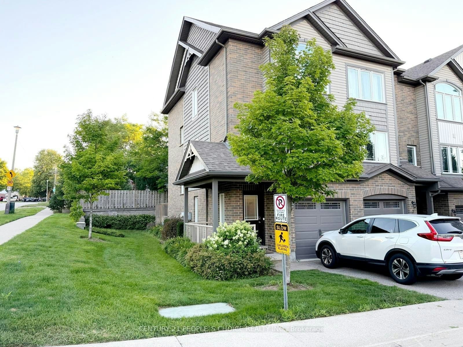 1-12 Poplar Drive, Cambridge, ON, N3C 0G4 - 2