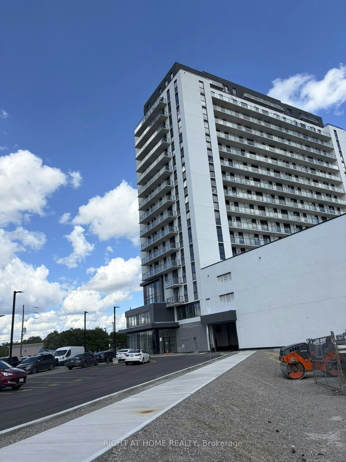 1402-33 Erie Avenue, Brantford, ON, N3S 0K7 - 2