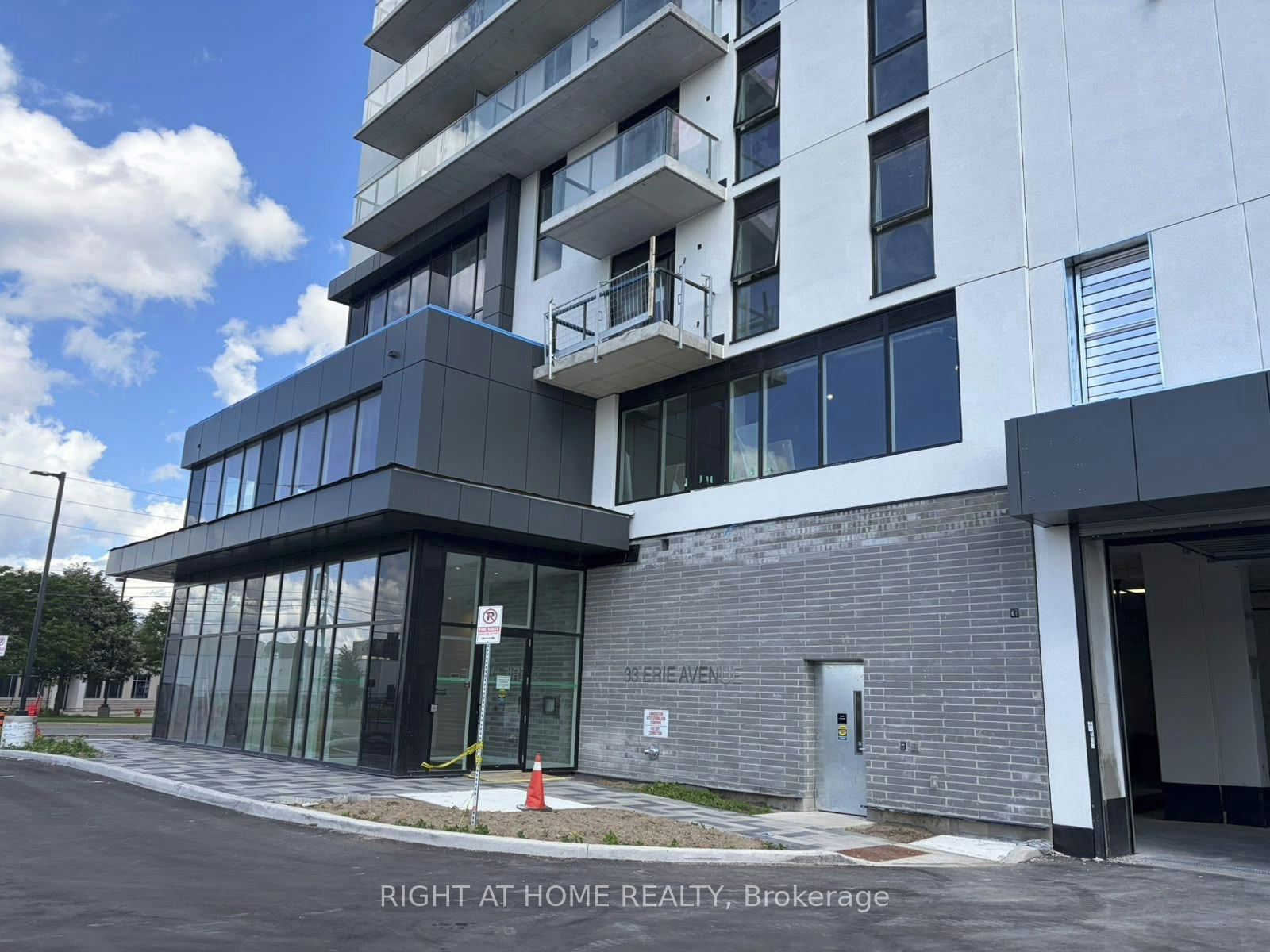1402-33 Erie Avenue, Brantford, ON, N3S 0K7
