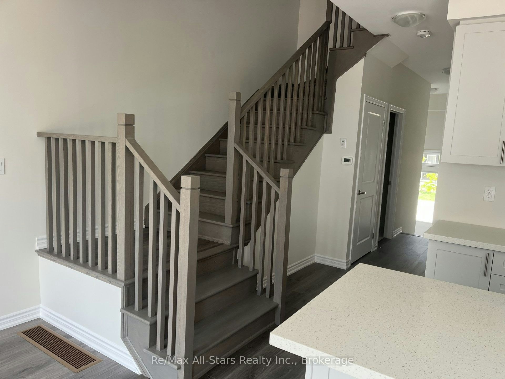 30 Ingle Way, Kawartha Lakes, ON, K9V 5V7 - 6