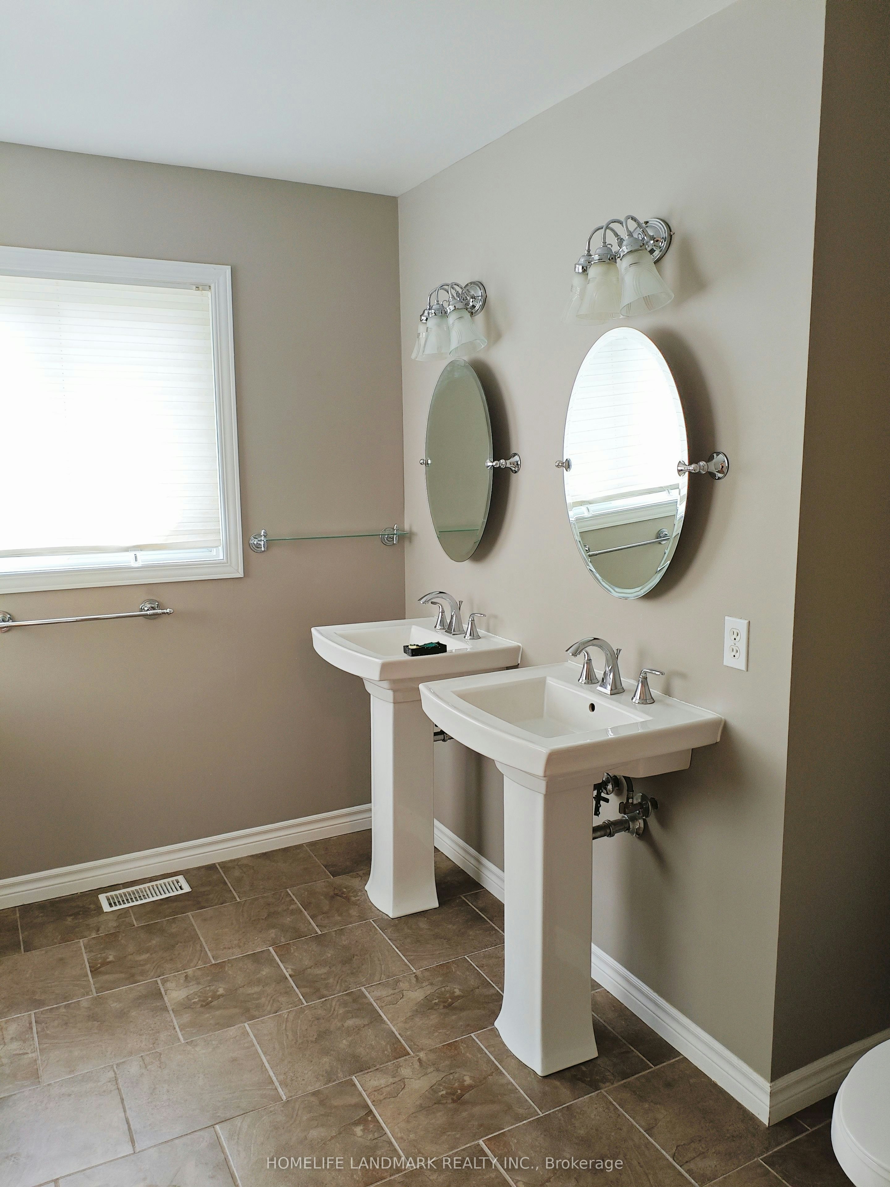 8 Opal Lane, Ottawa, ON, K2J 2V7 - 10