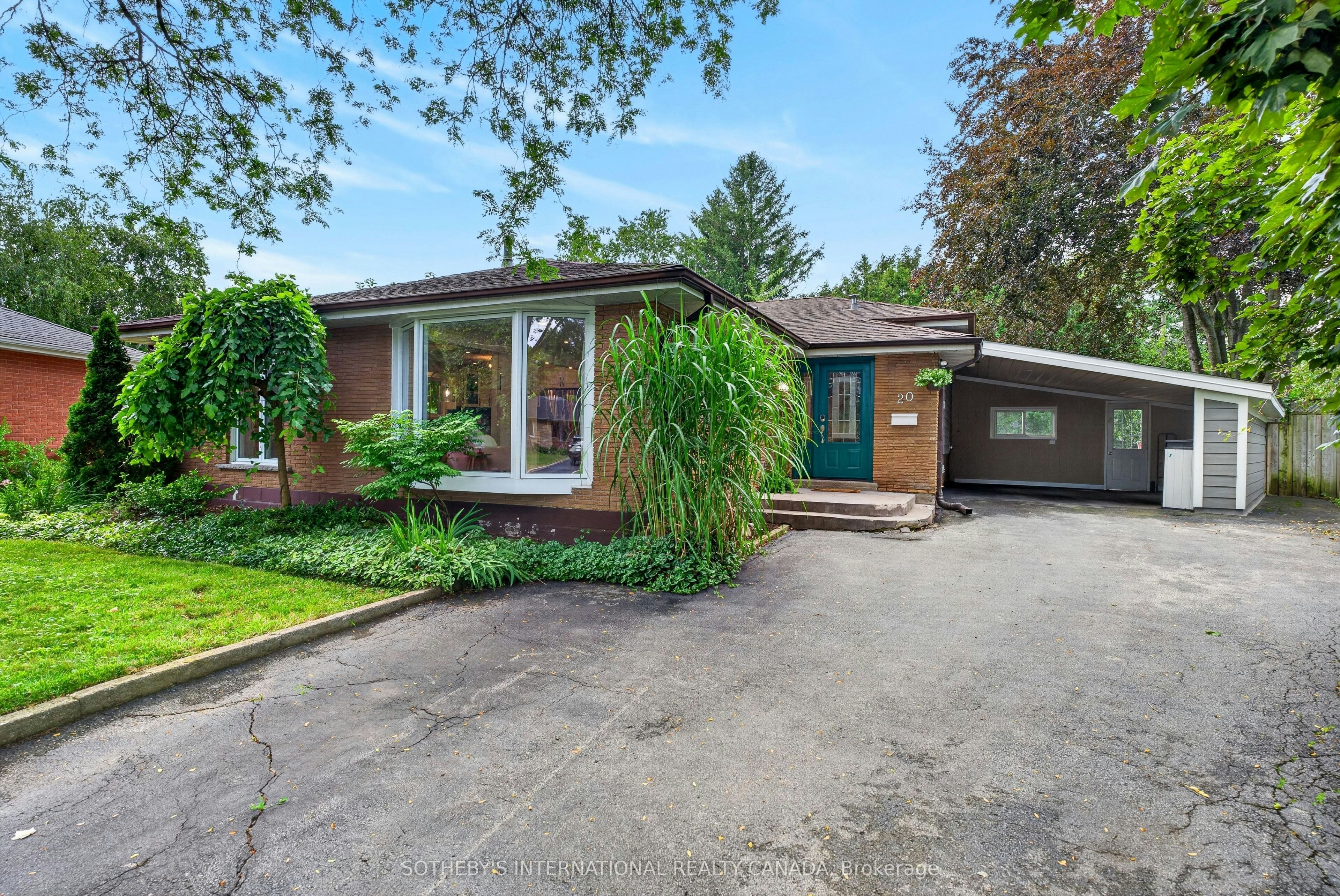 20 Monarch Court, Hamilton, ON, L9H 3W1