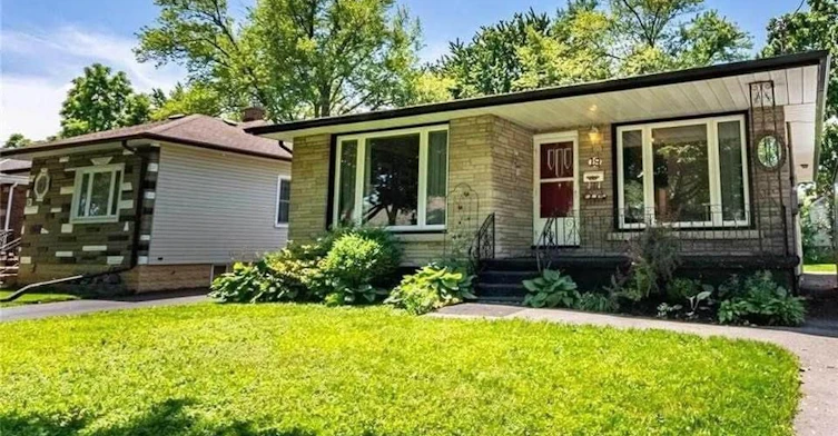19 Cameron Avenue, Welland, ON, L3B 1J9