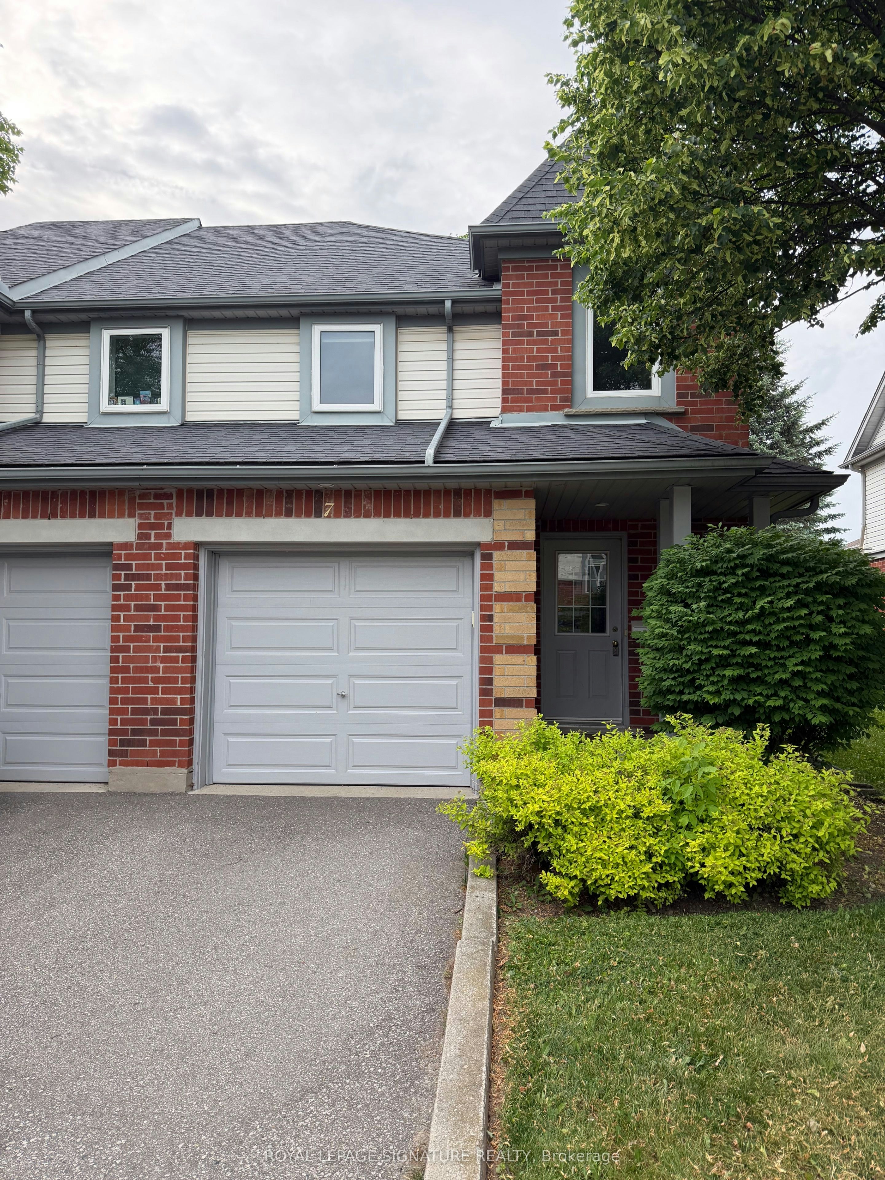 7-920 Edinburgh Road S, Guelph, ON, N1G 5C6