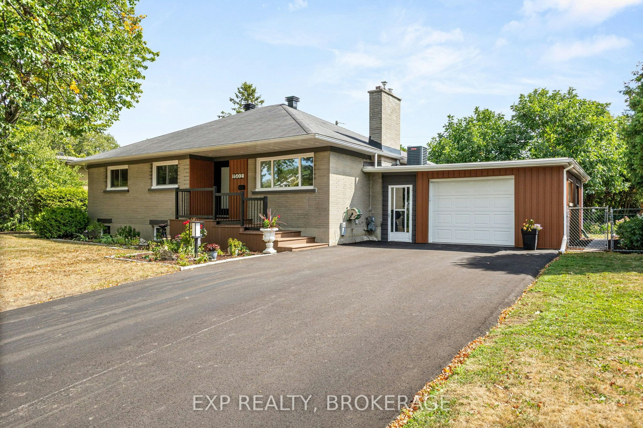 1502 Farnsworth Avenue, Ottawa, ON, K1H 7C3