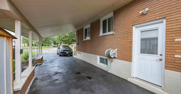 LOWER-847 Upper Ottawa Street, Hamilton, ON, L8T 3V4 - 21